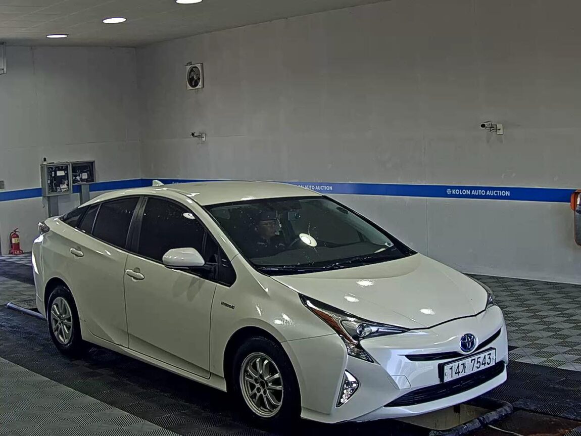 TOYOTA PRIUS (4TH GEN) 1.8 E 2018 - zdjęcie 3