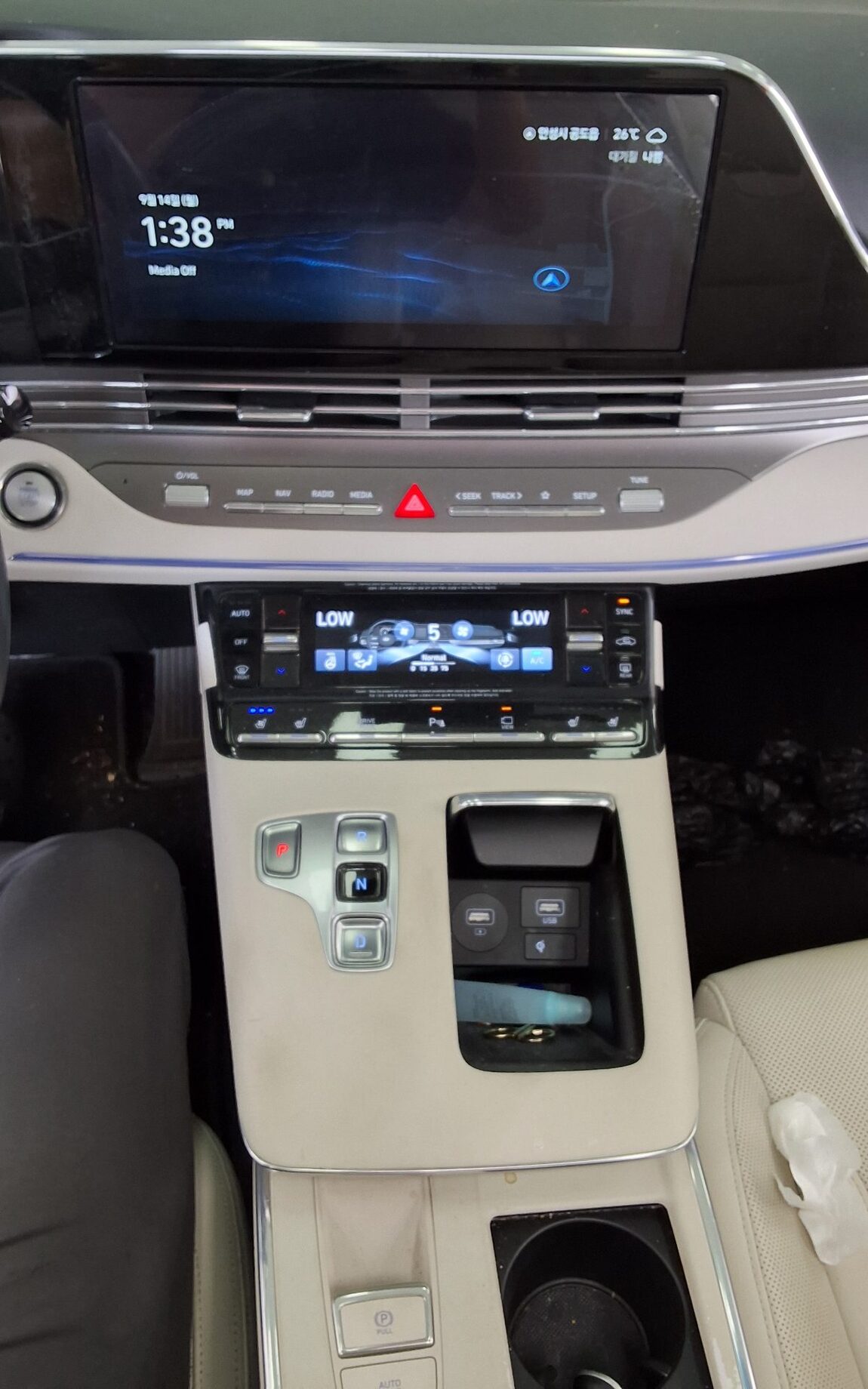 HYUNDAI THE NEW GRANDEUR IG GASOLINE 2.5 LE BLANC 2023 - zdjęcie 18