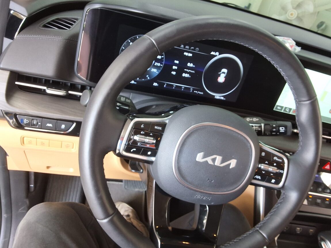 KIA NEW CARNIVAL (KA4) 9-SEATER DIESEL PRESTIGE 2023 - zdjęcie 23