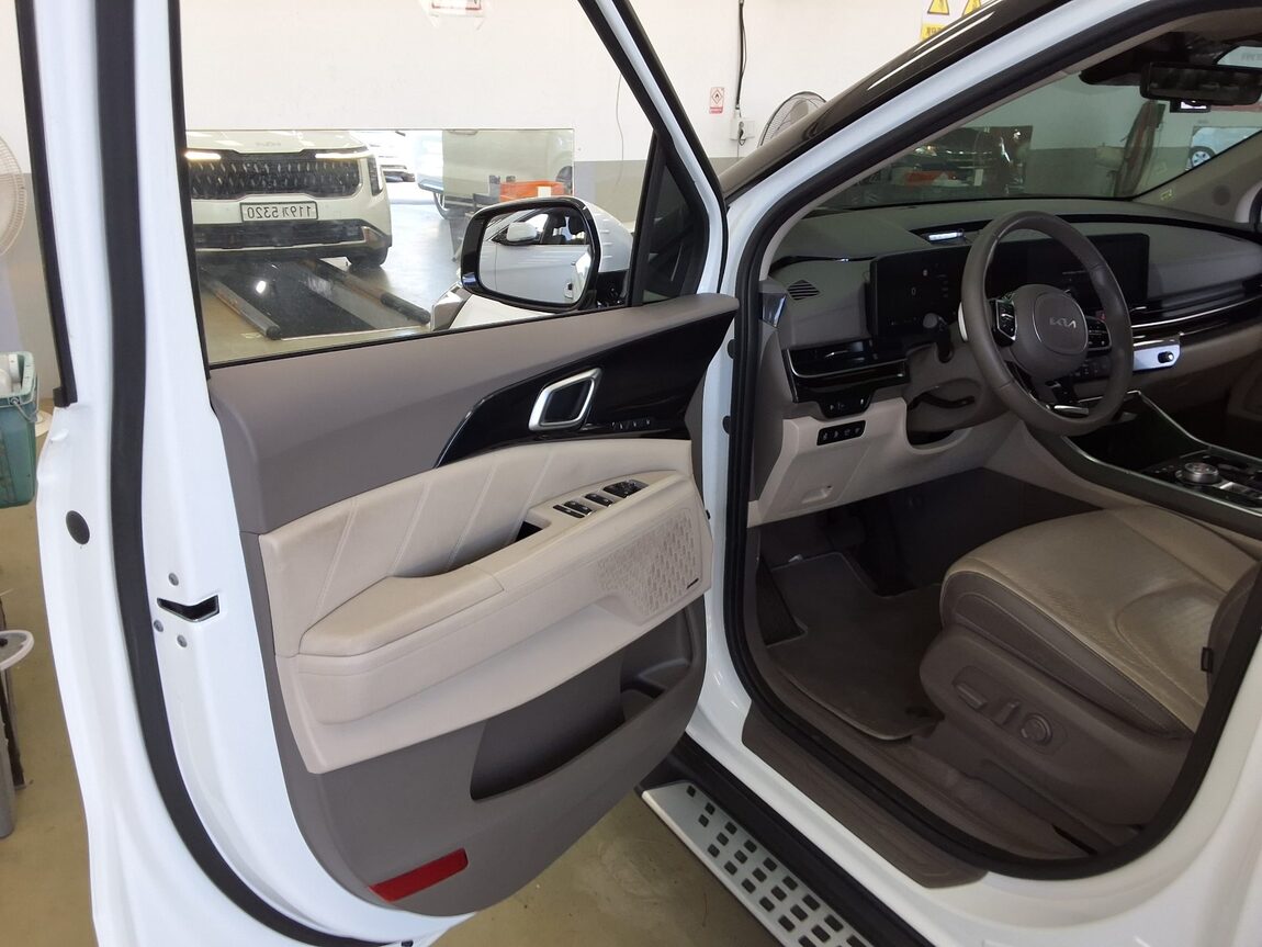 KIA THE NEW CARNIVAL (KA4) HI-LIMOUSINE 7-SEATER GASOLINE SIGNATURE 2025 - zdjęcie 10