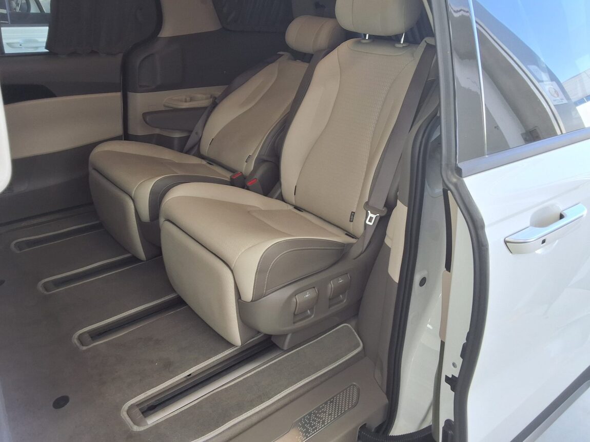 KIA THE NEW CARNIVAL (KA4) HI-LIMOUSINE 7-SEATER GASOLINE SIGNATURE 2025 - zdjęcie 12