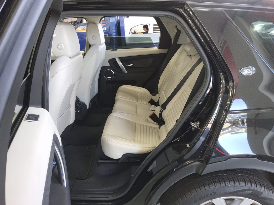 LAND ROVER DISCOVERY SPORT 2.0 P250 SE 2023 - zdjęcie 12