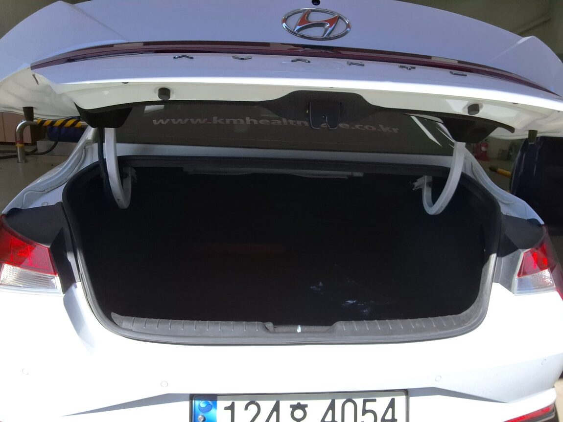 HYUNDAI AVANTE (CN7) 1.6 GASOLINE MODERN 2023 - zdjęcie 16