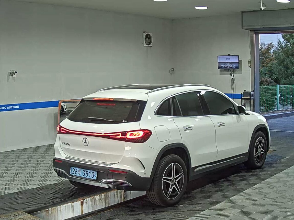 MERCEDES-BENZ EQA 250 AMG PACK PLUS 2022 - zdjęcie 5