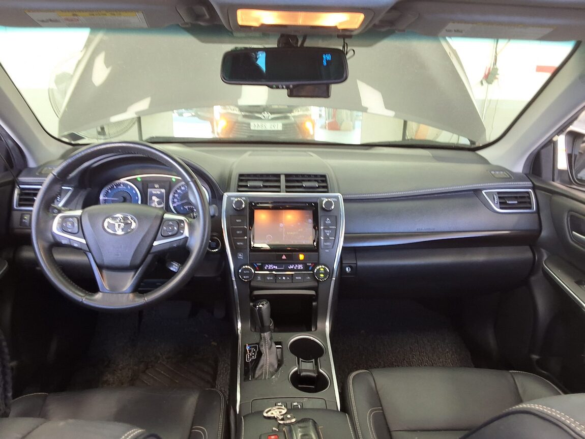 TOYOTA CAMRY (9TH GEN) 2.5 XLE 2016 - zdjęcie 11
