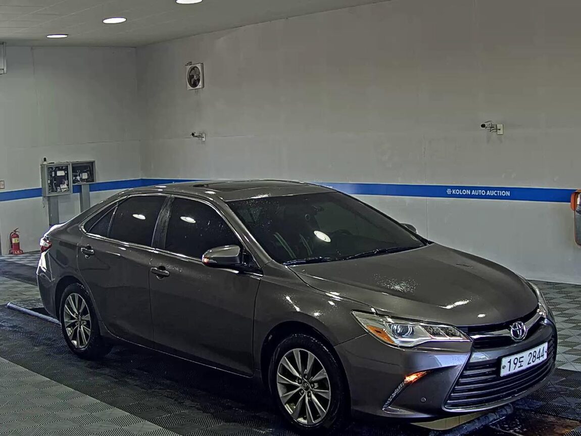 TOYOTA CAMRY (9TH GEN) 2.5 XLE 2016 - zdjęcie 3