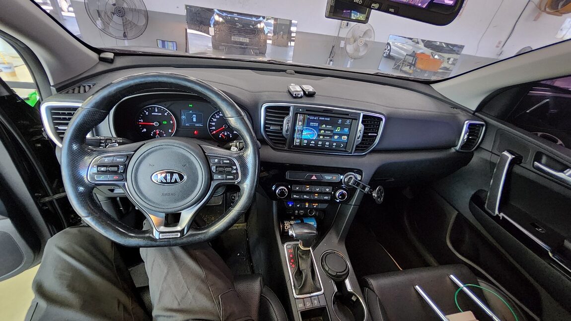 KIA NEW SPORTAGE R2.0 2WD PRESTIGE 2016 - zdjęcie 11