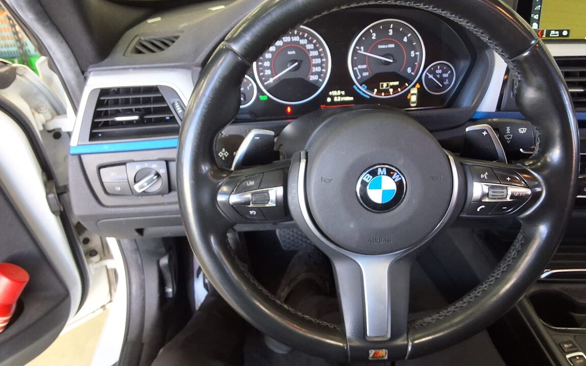 BMW 3 SERIES (6TH GEN) 320d M SPORT 2017 - zdjęcie 17