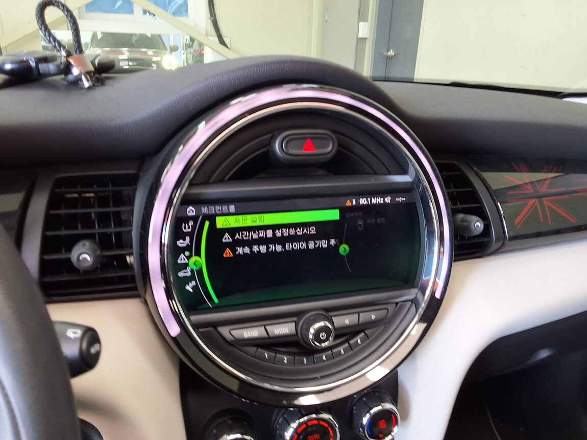 MINI COOPER (3RD GEN) 2.0 S KINGS ROAD EDITION 2020 - zdjęcie 23