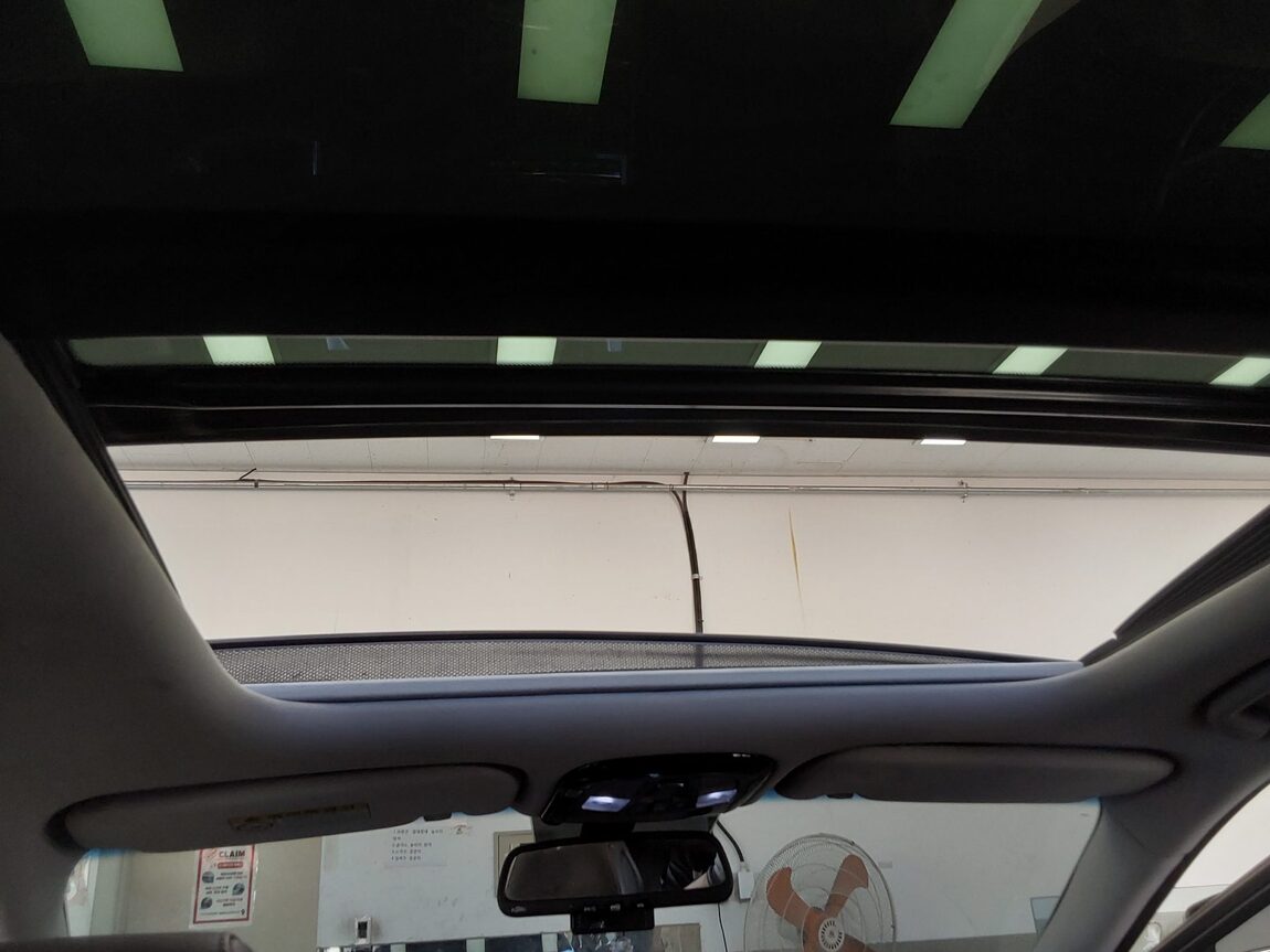 HYUNDAI GRANDEUR HG HG 300 PREMIUM 2016 - zdjęcie 18