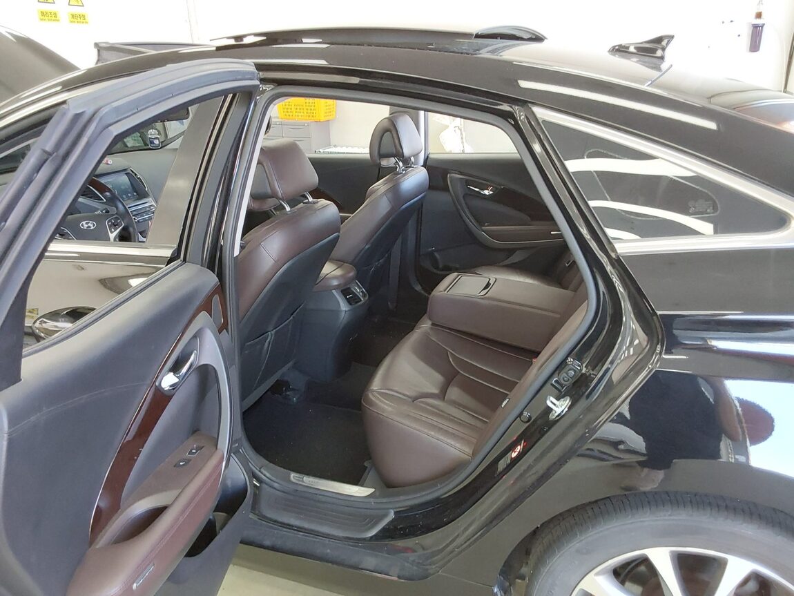 HYUNDAI GRANDEUR HG HG 300 PREMIUM 2016 - zdjęcie 12