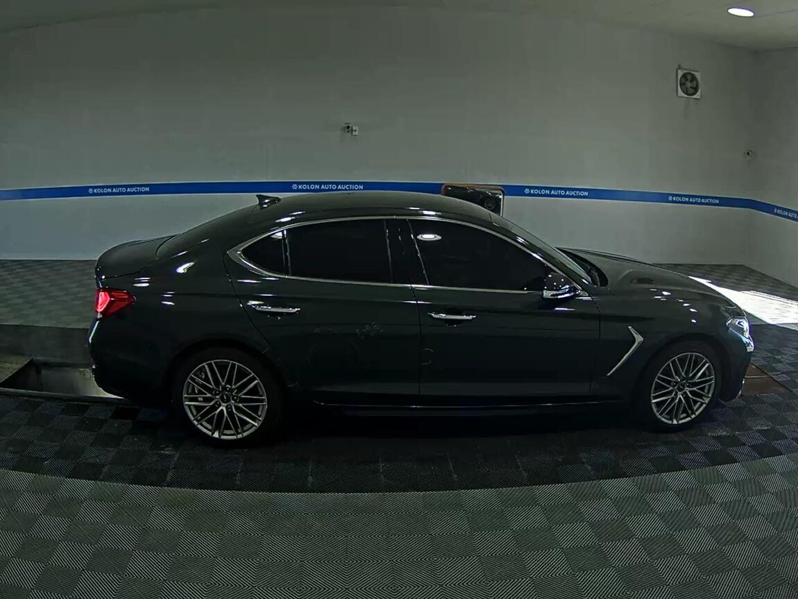 GENESIS G70 2.0T AWD ELITE 2019 - zdjęcie 4