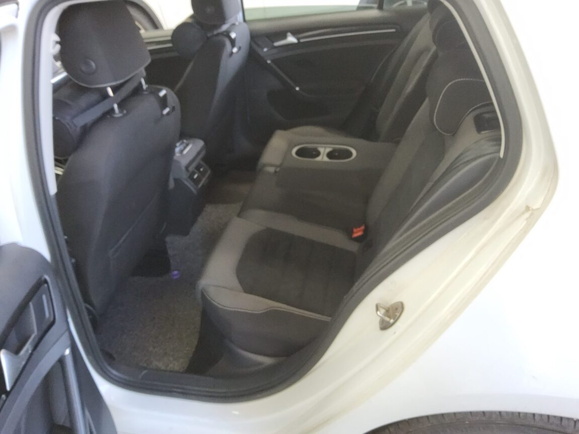 VOLKSWAGEN GOLF (7TH GEN) 2.0 TDI 2015 - zdjęcie 12