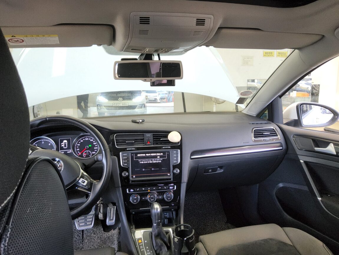 VOLKSWAGEN GOLF (7TH GEN) 2.0 TDI 2015 - zdjęcie 11