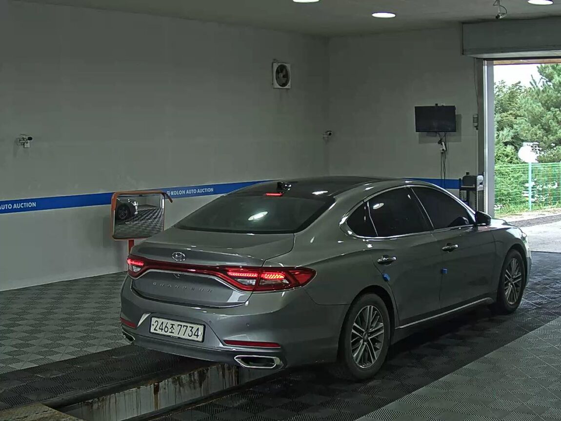 HYUNDAI GRANDEUR IG 3.0 LPi RENTAL CAR MODERN 2019 - zdjęcie 5