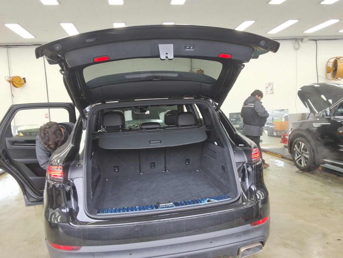 PORSCHE CAYENNE (3RD GEN) 3.0 V6 2020 - zdjęcie 17
