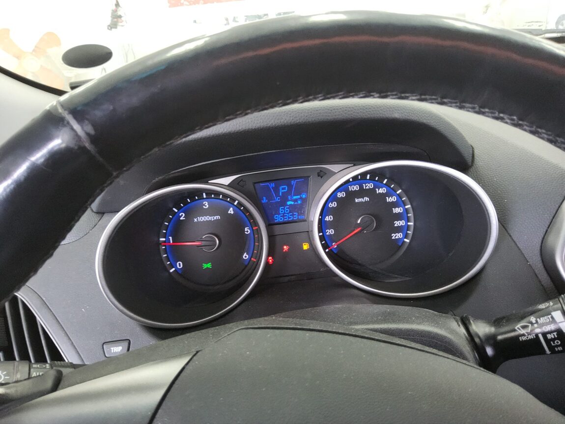 HYUNDAI NEW TUCSON ix DIESEL R2.0 2WD SMART SPECIAL 2015 - zdjęcie 9