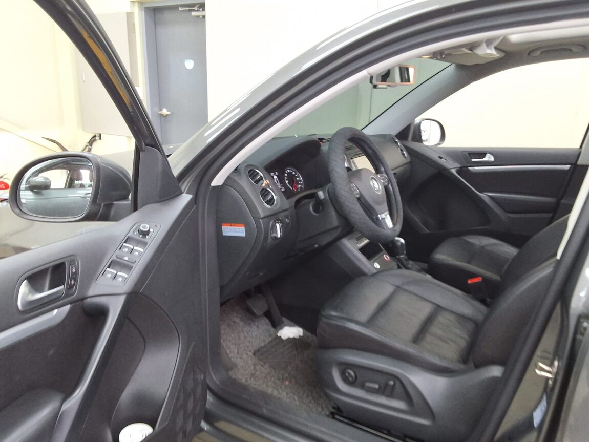 VOLKSWAGEN TIGUAN 2.0 TDI BLUEMOTION PREMIUM 2016 - zdjęcie 11