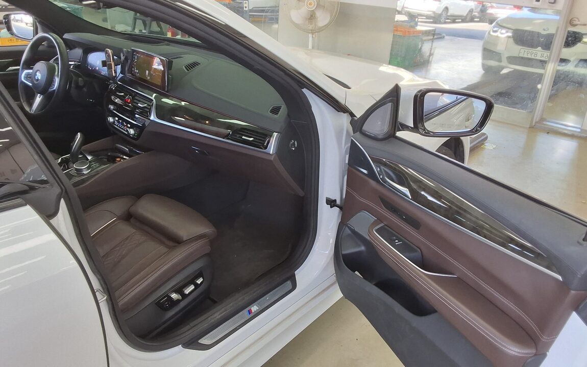 BMW GRAN TURISMO (GT) 6 SERIES 640i xDRIVE M SPORT PACK 2019 - zdjęcie 14