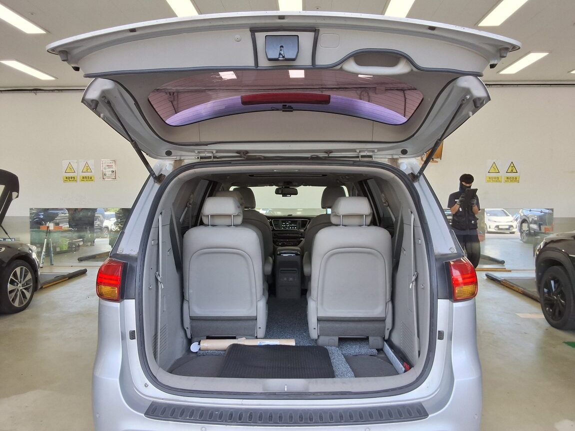 KIA ALL NEW CARNIVAL 9-SEATER DIESEL PRESTIGE 2015 - zdjęcie 15