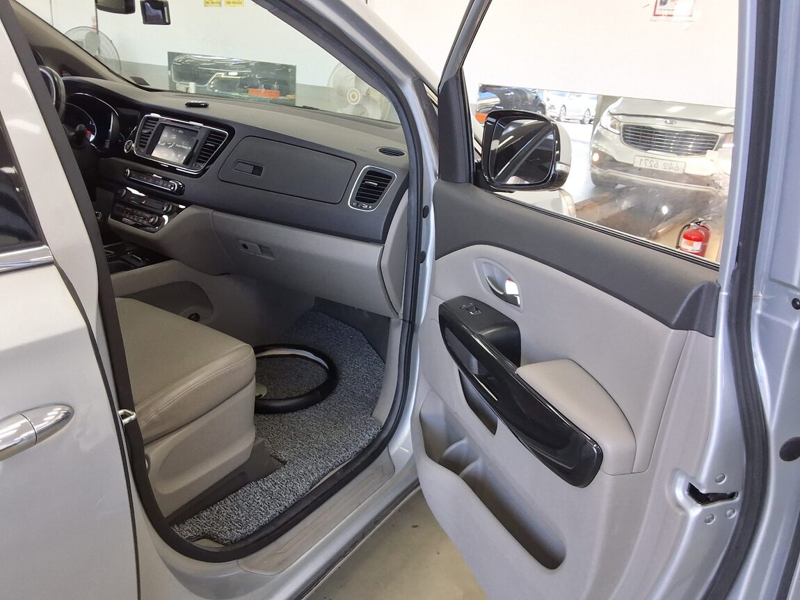 KIA ALL NEW CARNIVAL 9-SEATER DIESEL PRESTIGE 2015 - zdjęcie 14