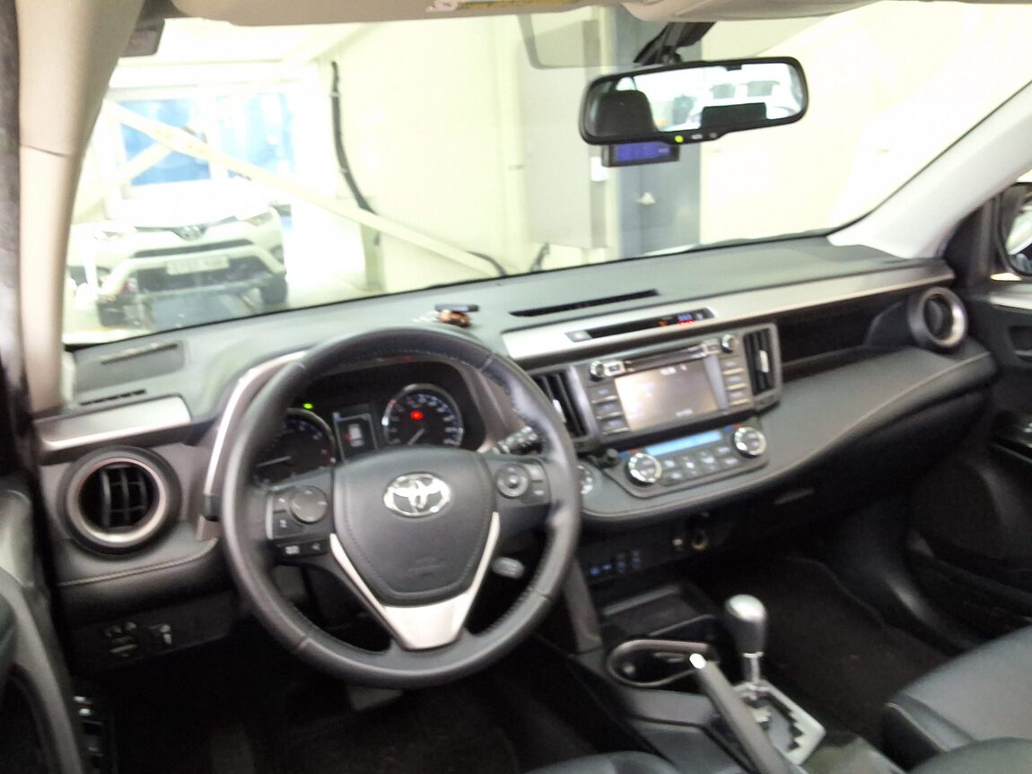 TOYOTA RAV4 (4TH GEN) 2.5 2WD 2017 - zdjęcie 12