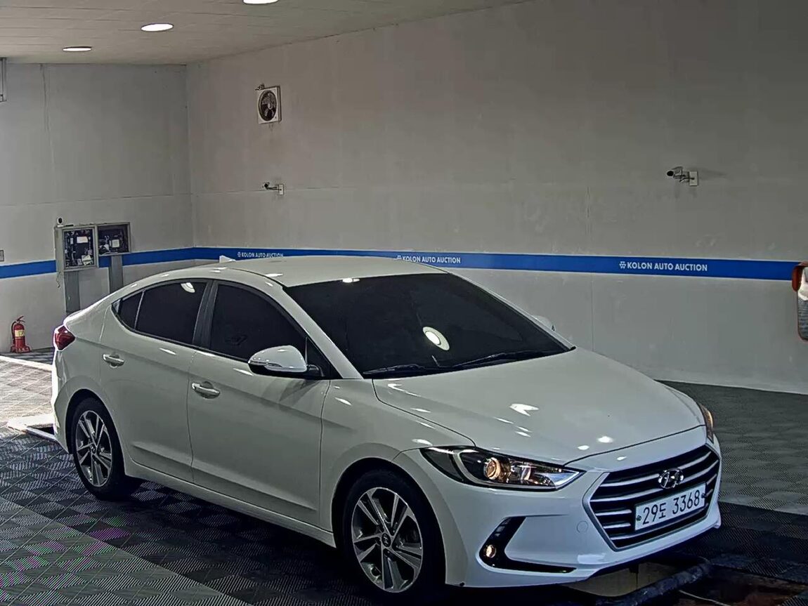 HYUNDAI AVANTE AD 1.6 GDi VALUE PLUS 2018 - zdjęcie 3