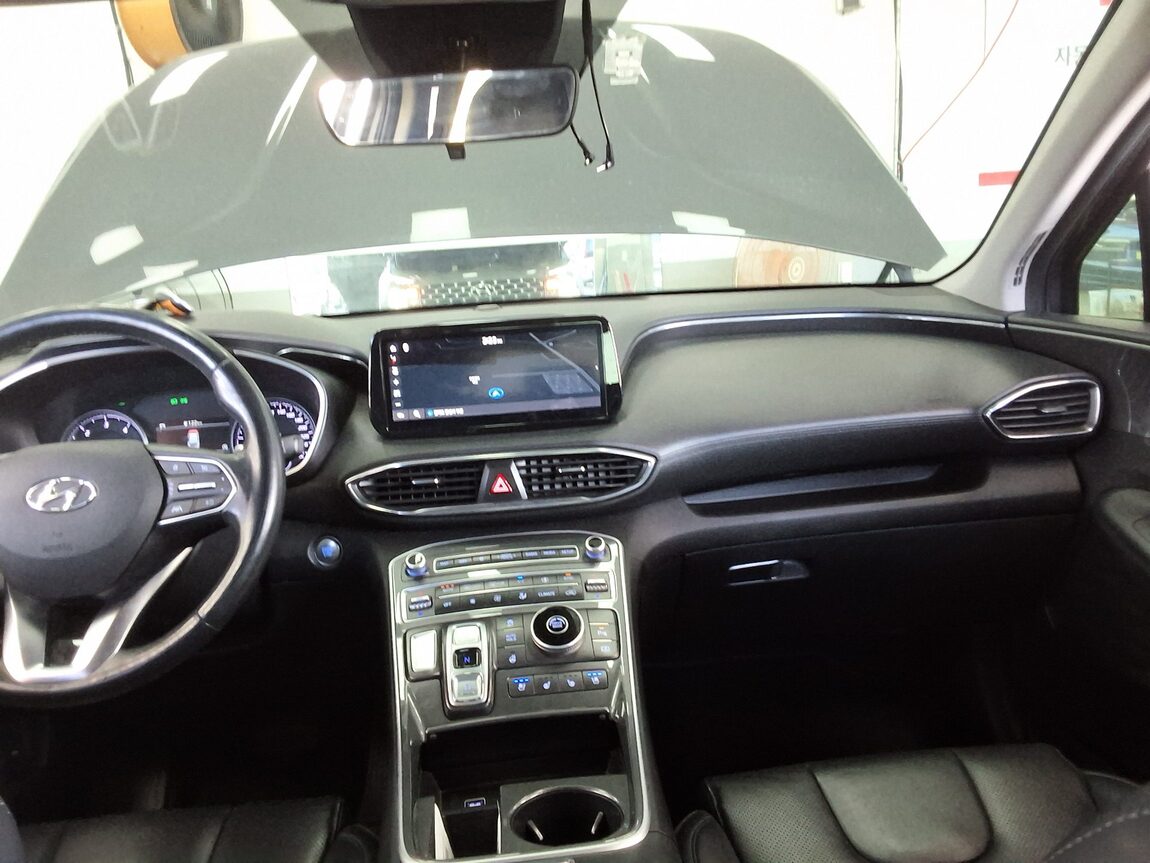 HYUNDAI THE NEW SANTA FE DIESEL 2.2 2WD PREMIUM 2021 - zdjęcie 11