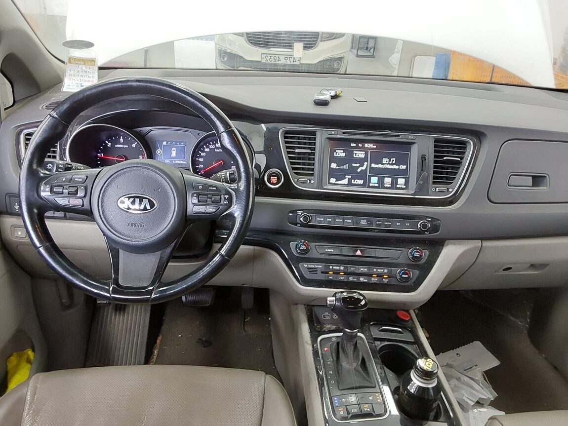 KIA ALL NEW CARNIVAL 9-SEATER DIESEL PRESTIGE 2015 - zdjęcie 11