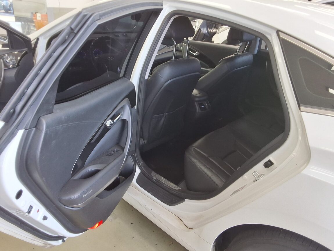 HYUNDAI GRANDEUR HG HG 240 MODERN 2016 - zdjęcie 12