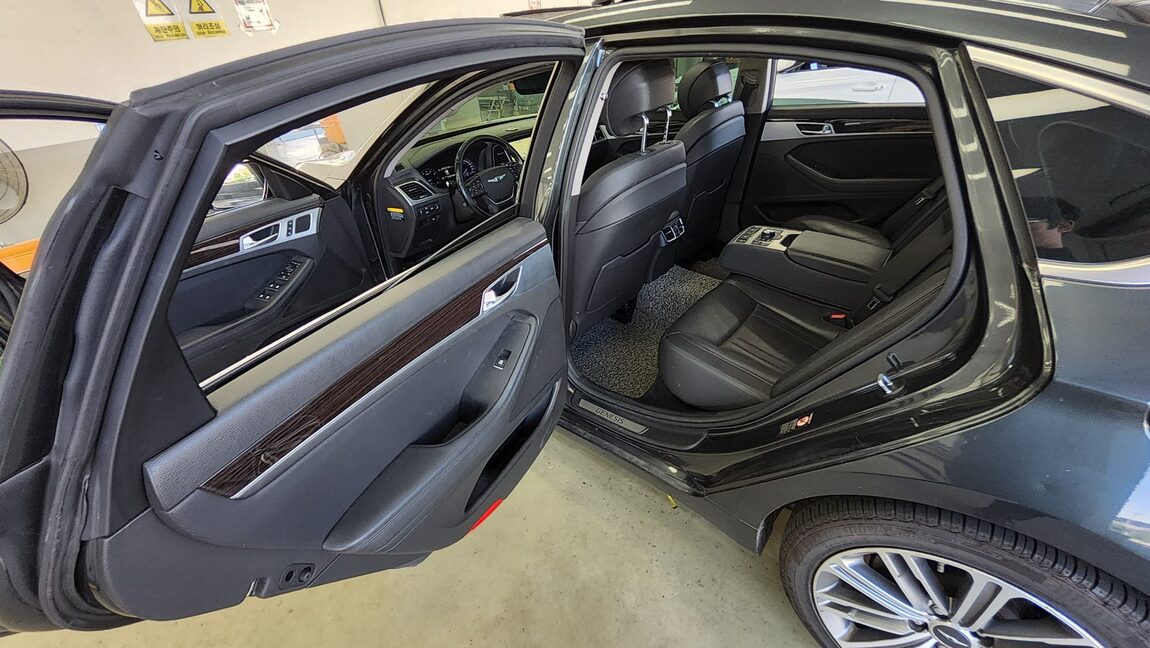 GENESIS G80 3.3 GDi LUXURY 2018 - zdjęcie 12