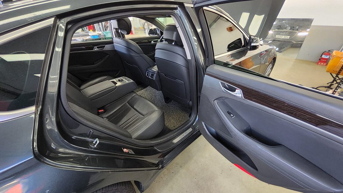 GENESIS G80 3.3 GDi LUXURY 2018 - zdjęcie 13