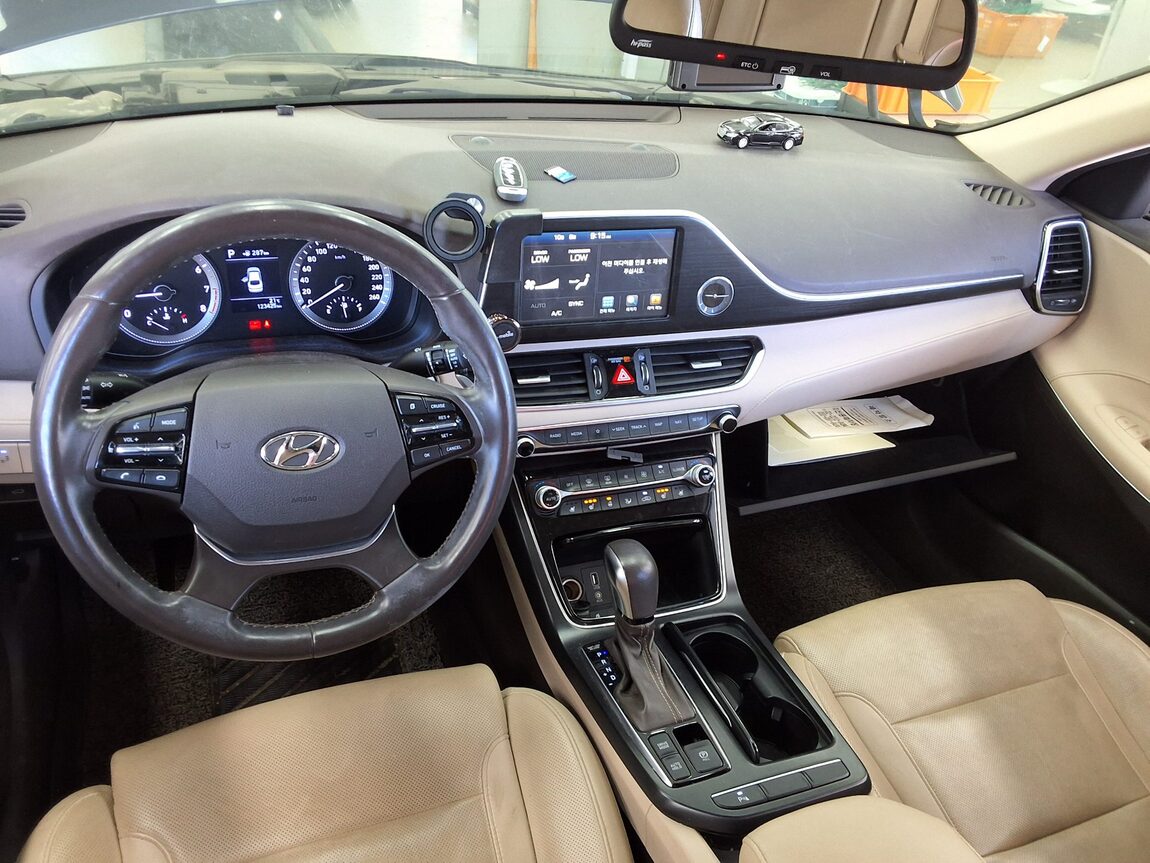 HYUNDAI GRANDEUR IG 3.0 GDi EXCLUSIVE 2017 - zdjęcie 11