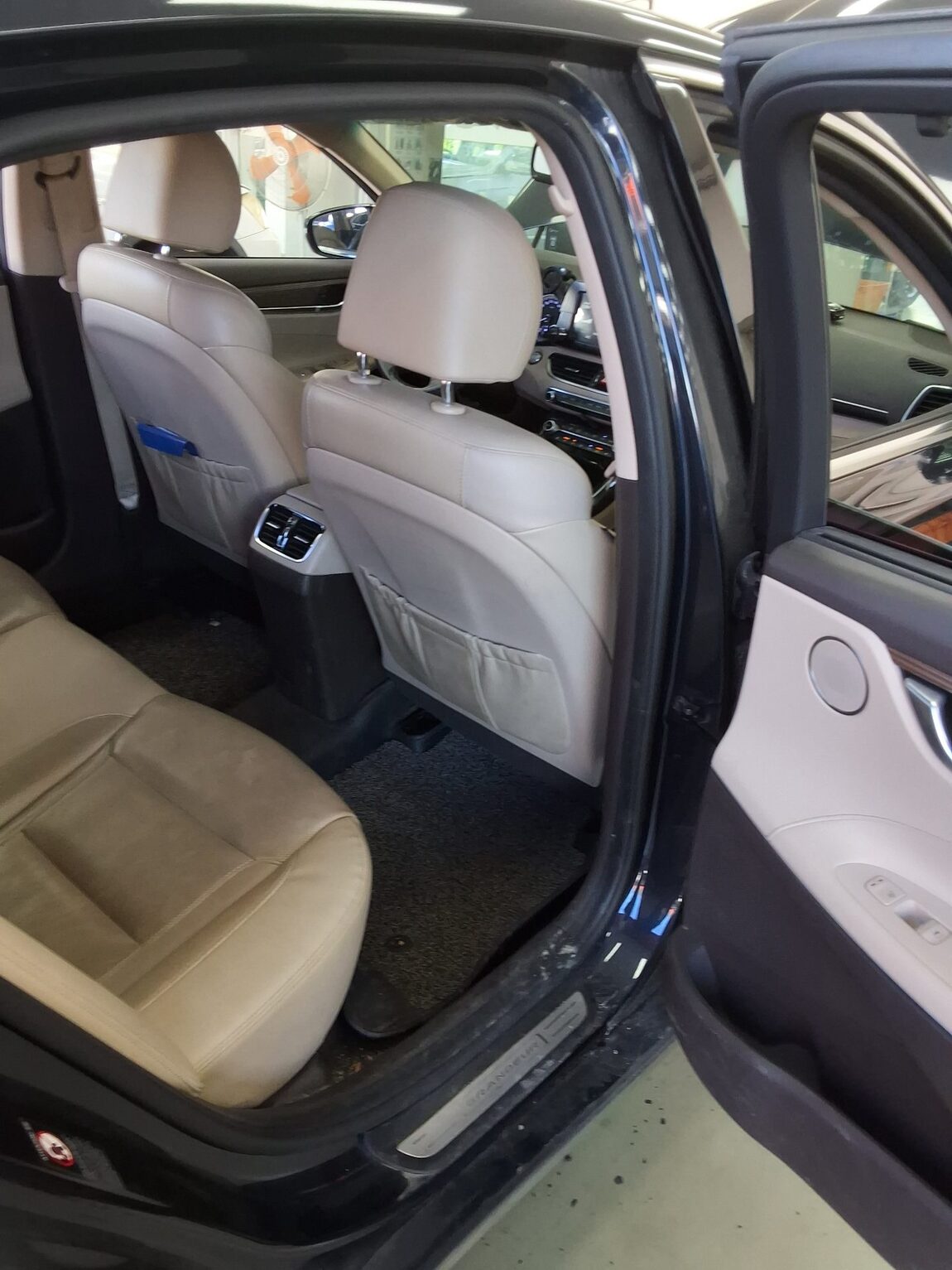HYUNDAI GRANDEUR IG 3.0 GDi EXCLUSIVE 2017 - zdjęcie 13