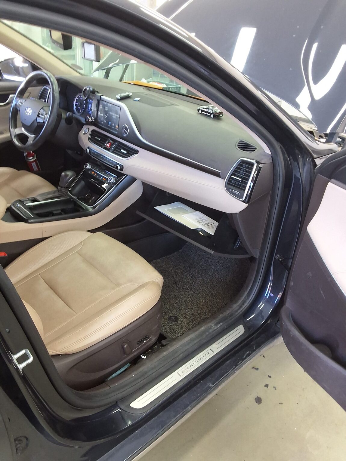 HYUNDAI GRANDEUR IG 3.0 GDi EXCLUSIVE 2017 - zdjęcie 14