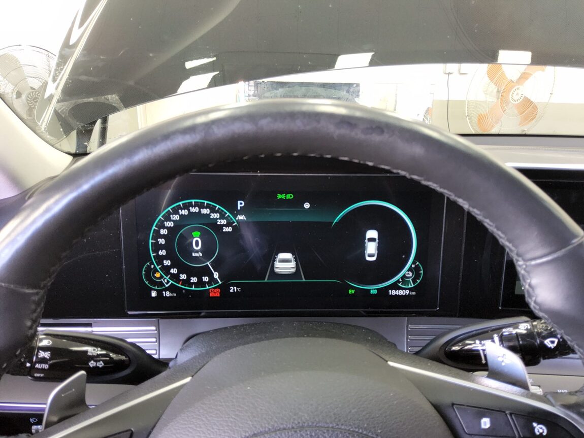 HYUNDAI THE NEW GRANDEUR IG HYBRID 2.4 HEV EXCLUSIVE 2021 - zdjęcie 9