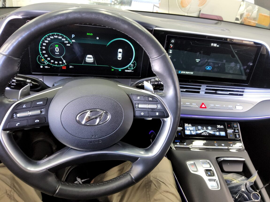 HYUNDAI THE NEW GRANDEUR IG HYBRID 2.4 HEV EXCLUSIVE 2021 - zdjęcie 17