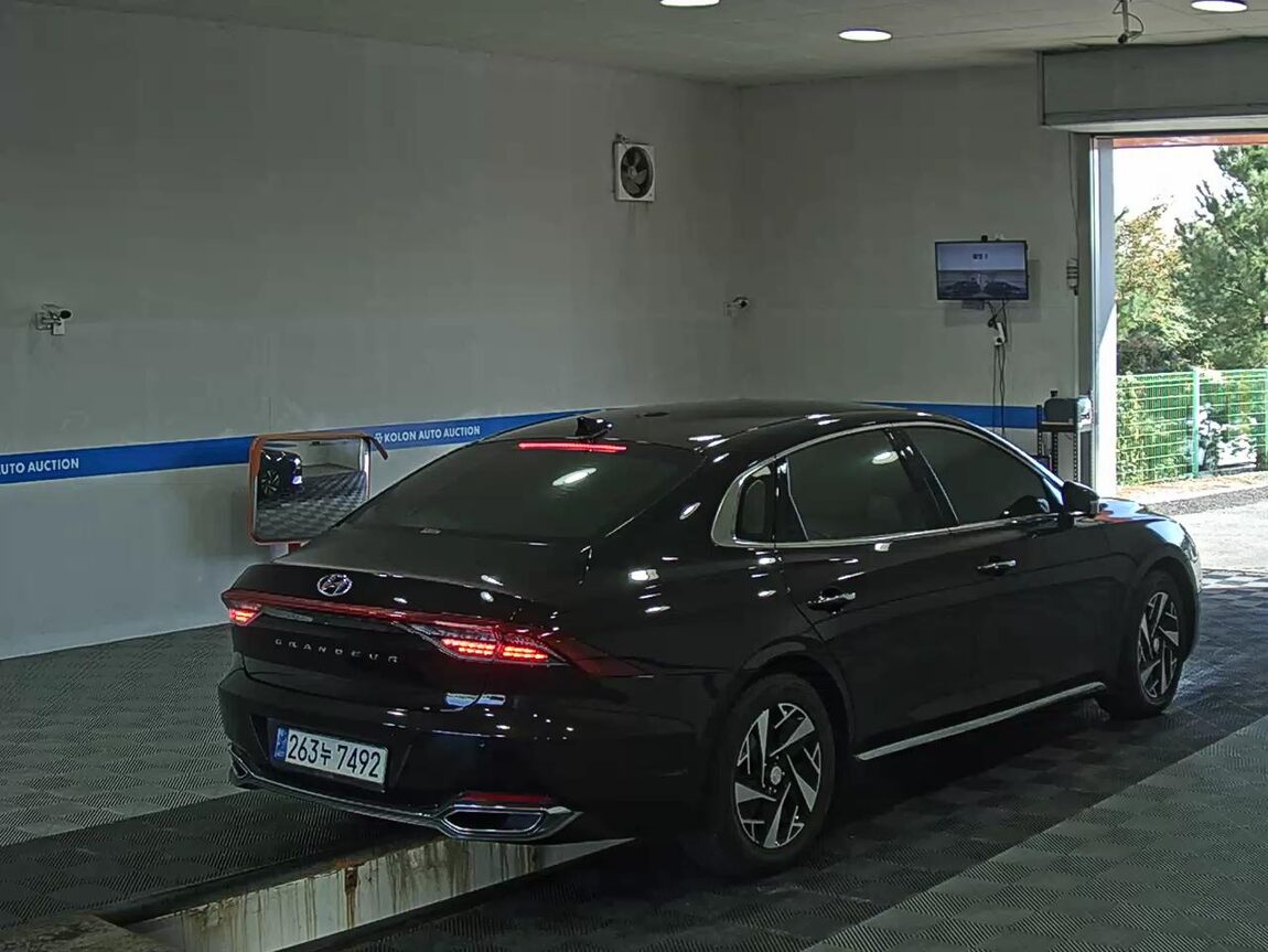 HYUNDAI THE NEW GRANDEUR IG HYBRID 2.4 HEV EXCLUSIVE 2021 - zdjęcie 5