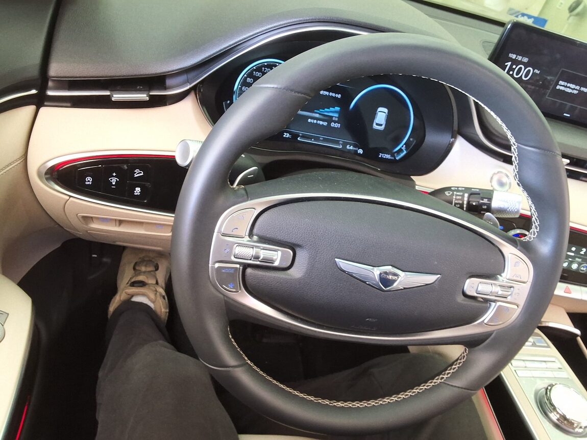GENESIS GV70 2.5T AWD BASE MODEL 2024 - zdjęcie 23