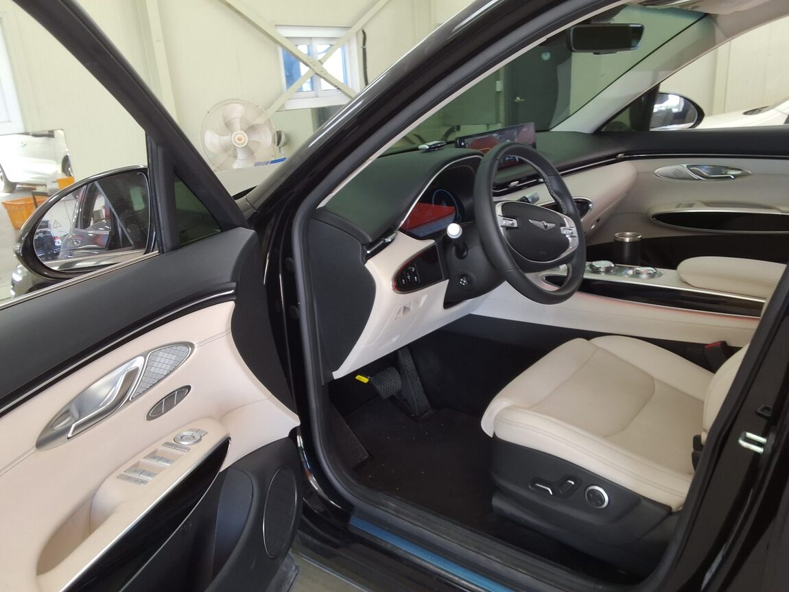 GENESIS GV70 2.5T AWD BASE MODEL 2024 - zdjęcie 11