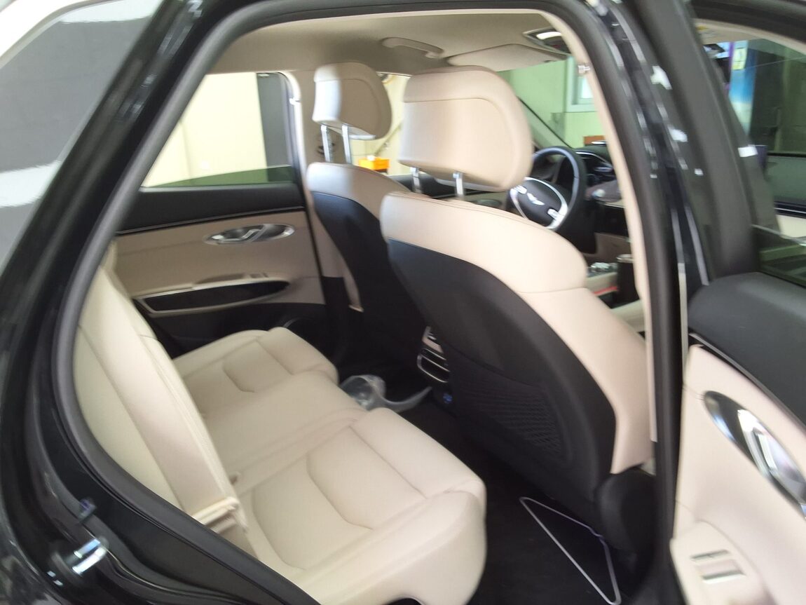 GENESIS GV70 2.5T AWD BASE MODEL 2024 - zdjęcie 14