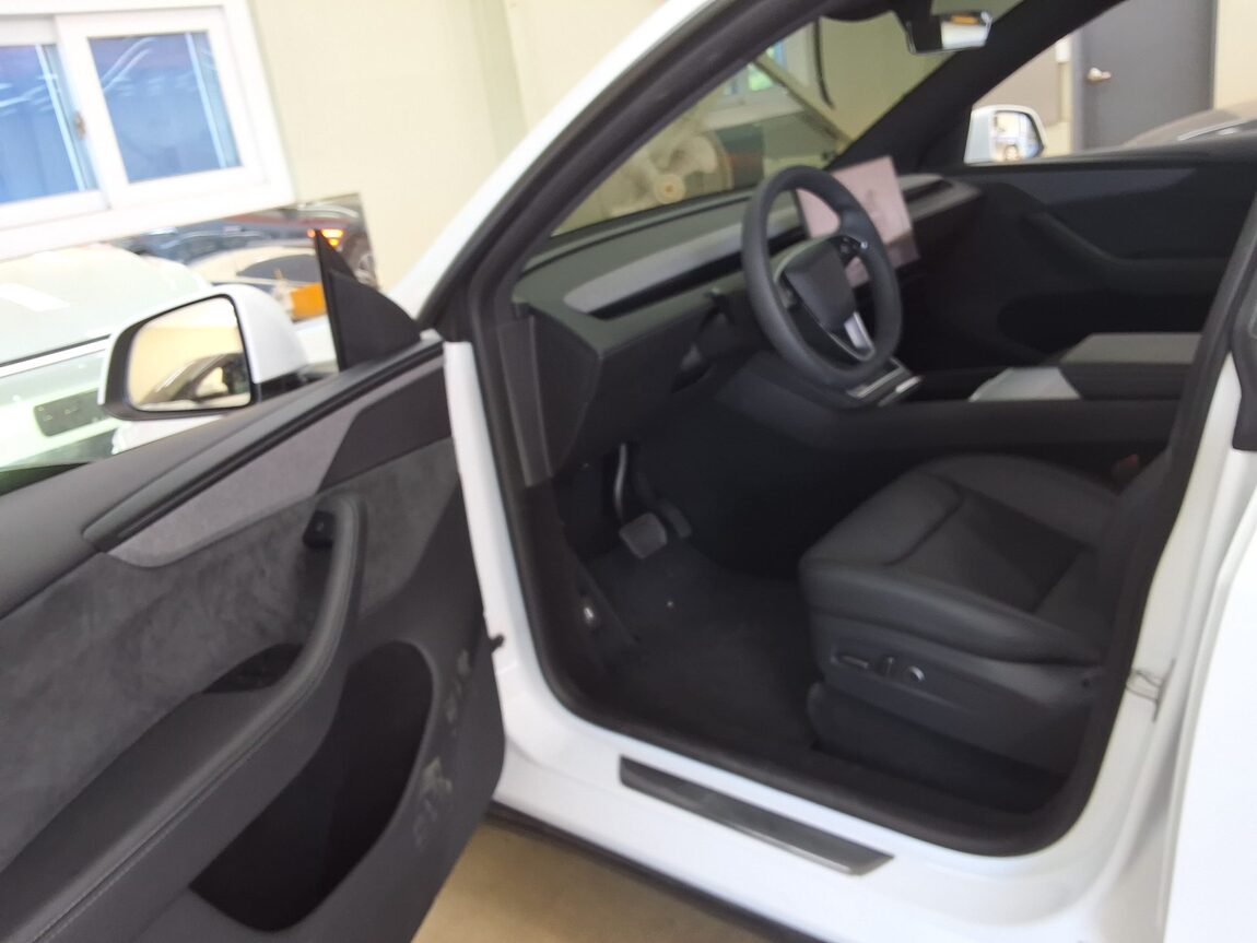 TESLA MODEL Y AWD LONG RANGE 2026 - zdjęcie 10
