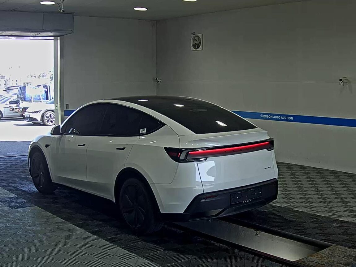 TESLA MODEL Y AWD LONG RANGE 2026 - zdjęcie 6