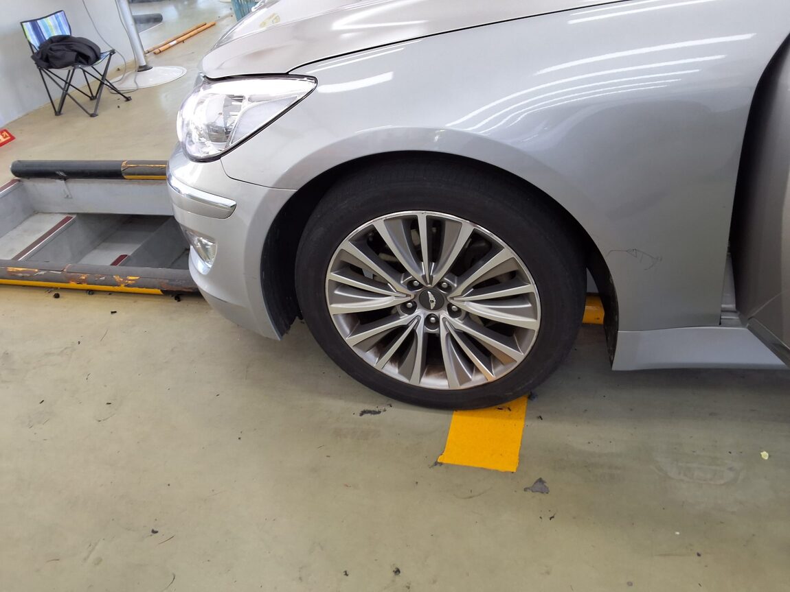HYUNDAI GENESIS BH 330 PREMIUM 2013 - zdjęcie 21