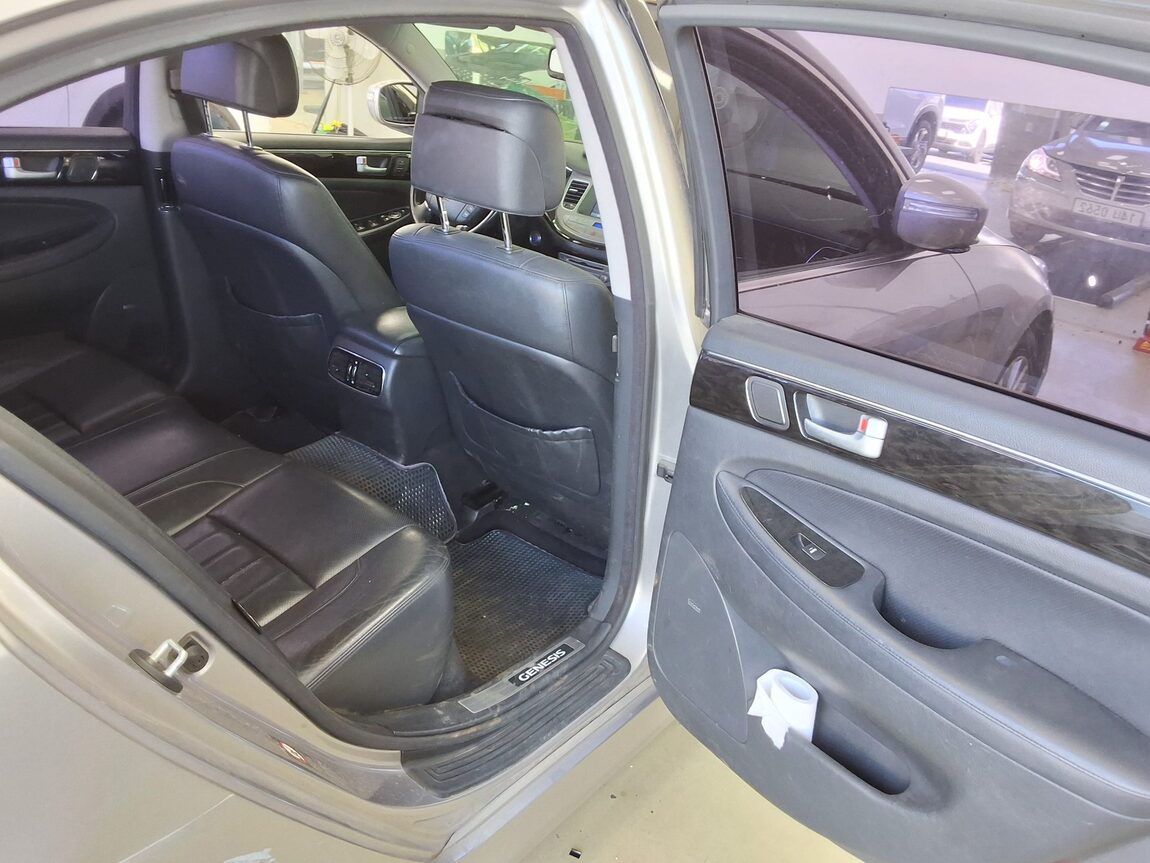 HYUNDAI GENESIS BH 330 PREMIUM 2013 - zdjęcie 13