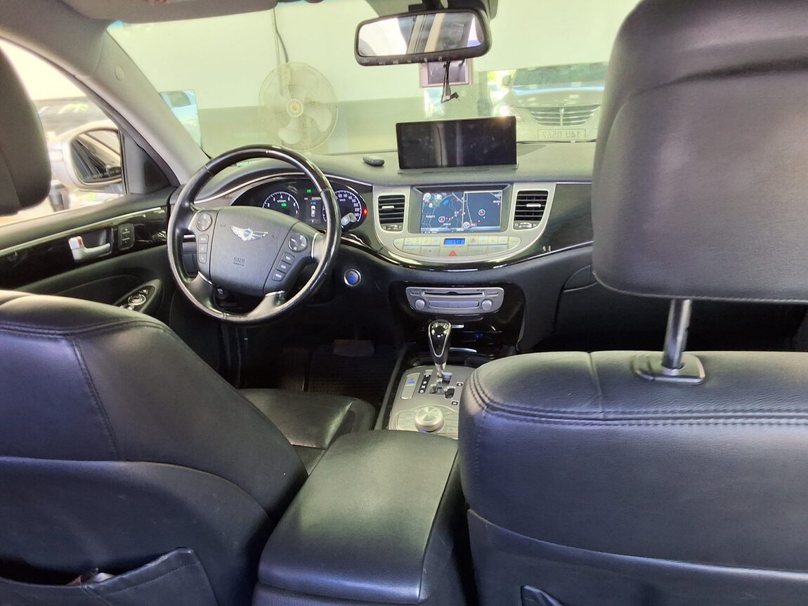 HYUNDAI GENESIS BH 330 PREMIUM 2013 - zdjęcie 11