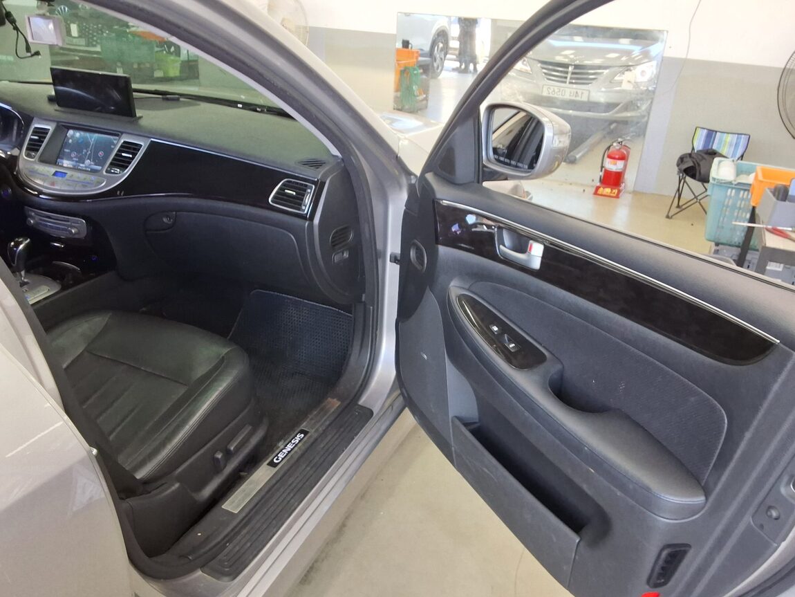 HYUNDAI GENESIS BH 330 PREMIUM 2013 - zdjęcie 14
