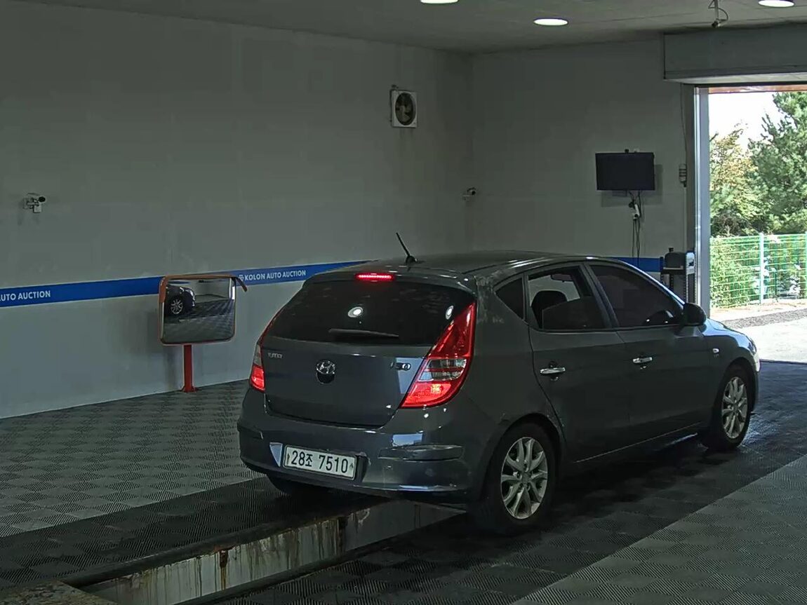 HYUNDAI i30 1.6 VVT PREMIER 2008 - zdjęcie 5