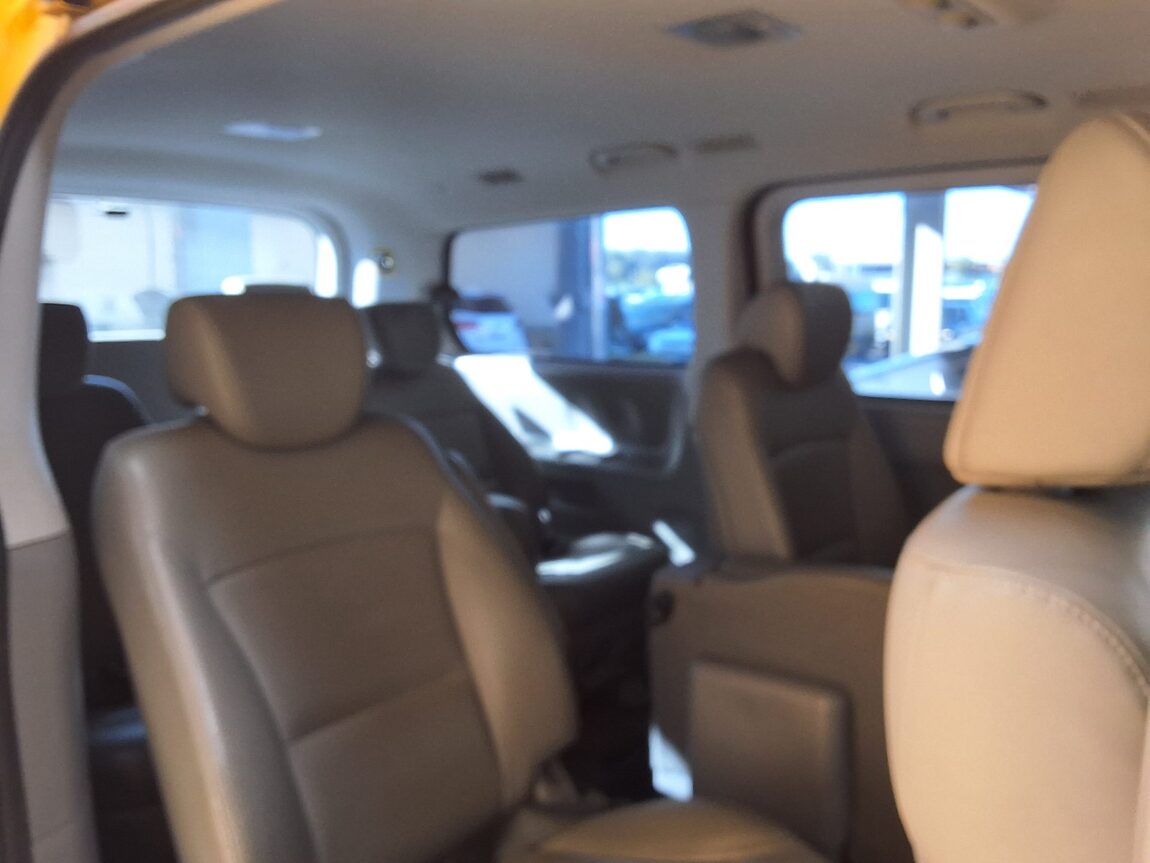 HYUNDAI THE NEW GRAND STAREX 12-SEATER DIESEL MODERN 2018 - zdjęcie 14