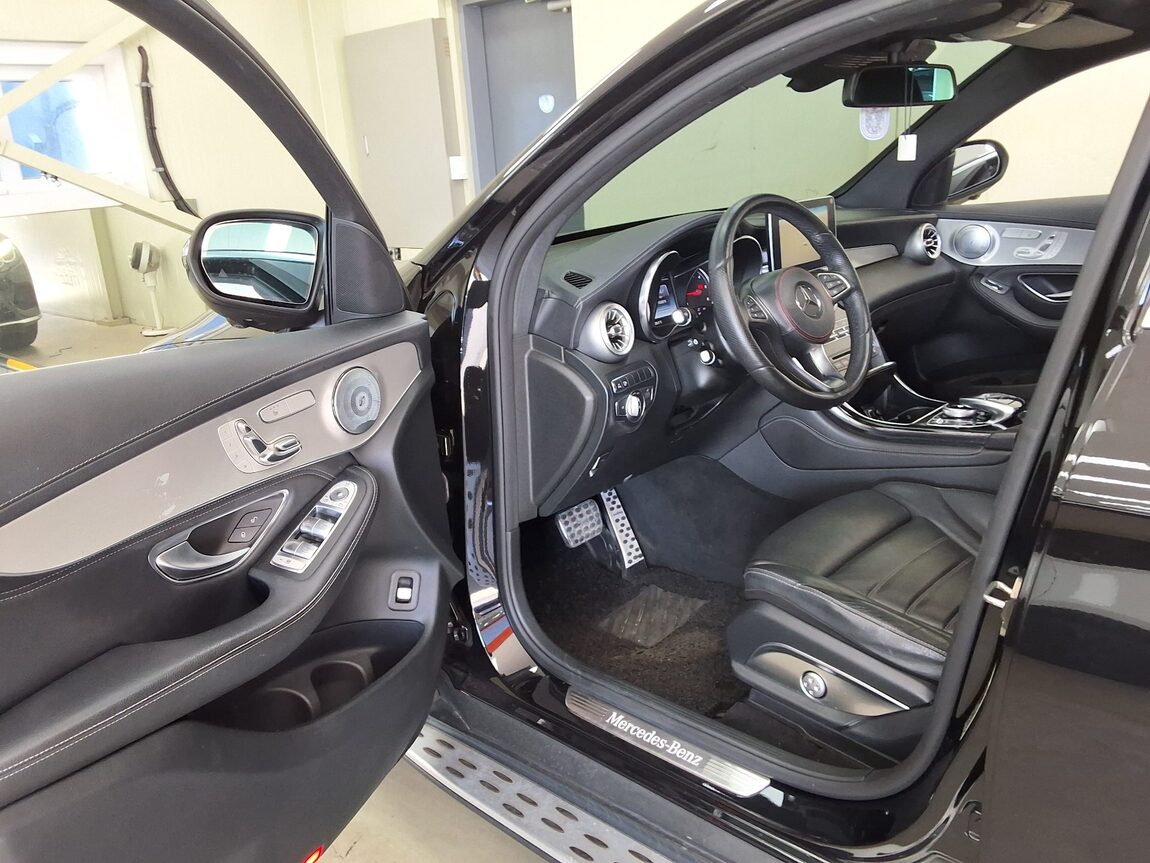 MERCEDES-BENZ GLC-CLASS GLC 220d 4MATIC COUPE PREMIUM 2017 - zdjęcie 11